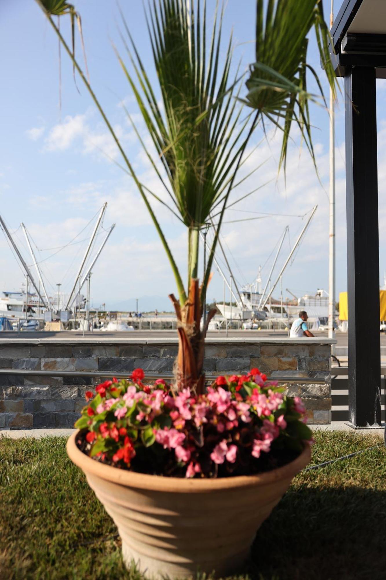 Nautico Rooms Keramotí Kültér fotó